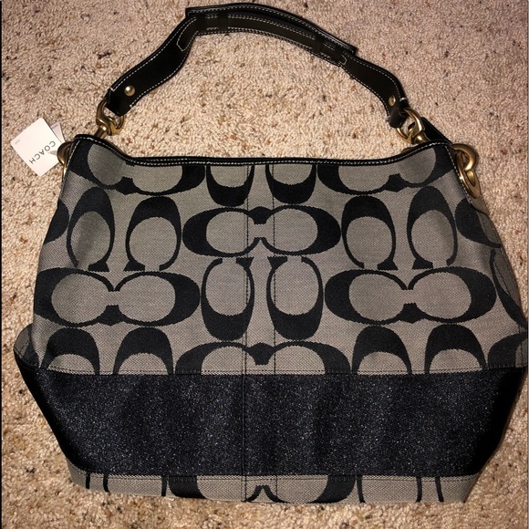 NEW⚡️WITH TAGS⚡️ COACH BUCKET BAG - Picture 2 of 8